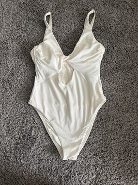 Shade & Shore cream one piece bathing suit